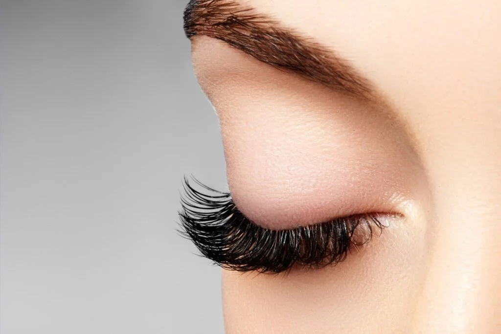 How to Sleep with Eyelash Extensions Without Damaging Them?